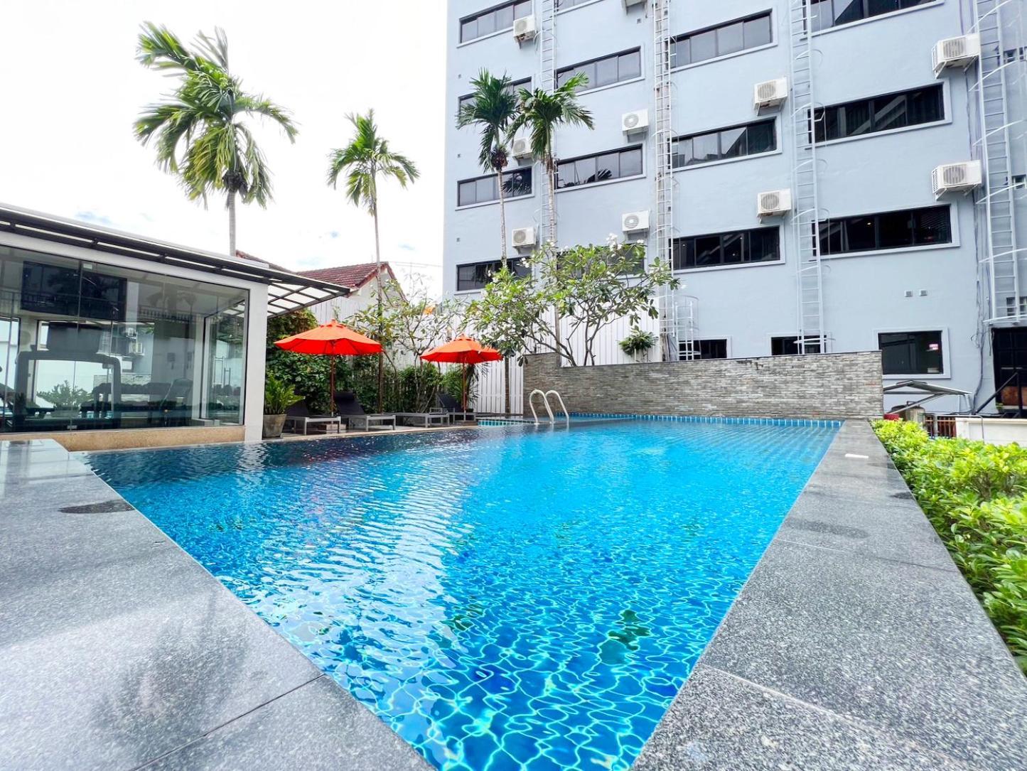 Citrus Patong Hotel By Compass Hospitality Exterior photo